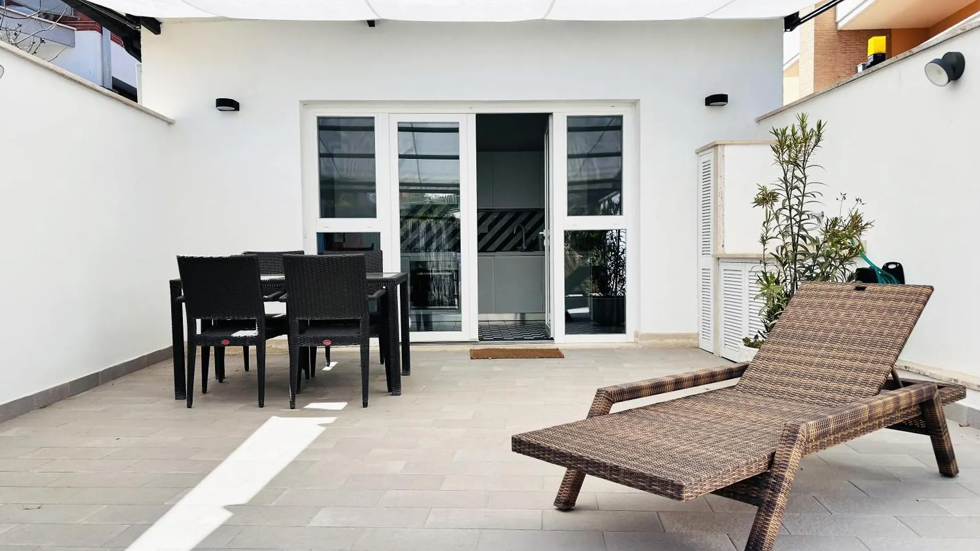 Maison Blue Con Patio Fregenae